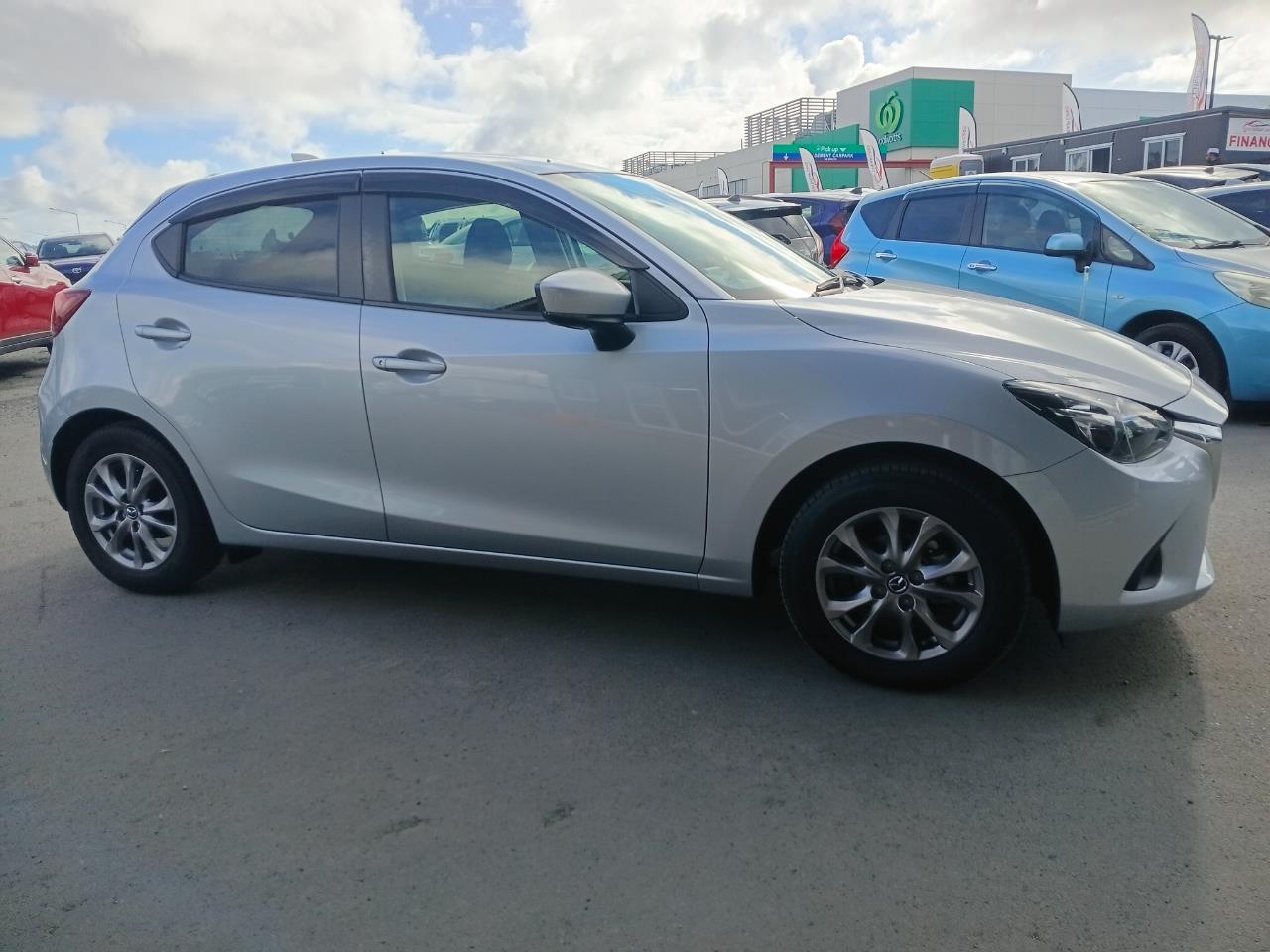 2017 Mazda Demio thumbnail