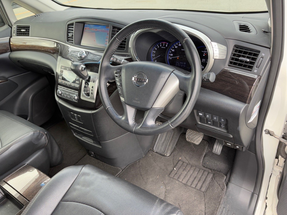 2012 Nissan ELGRAND thumbnail