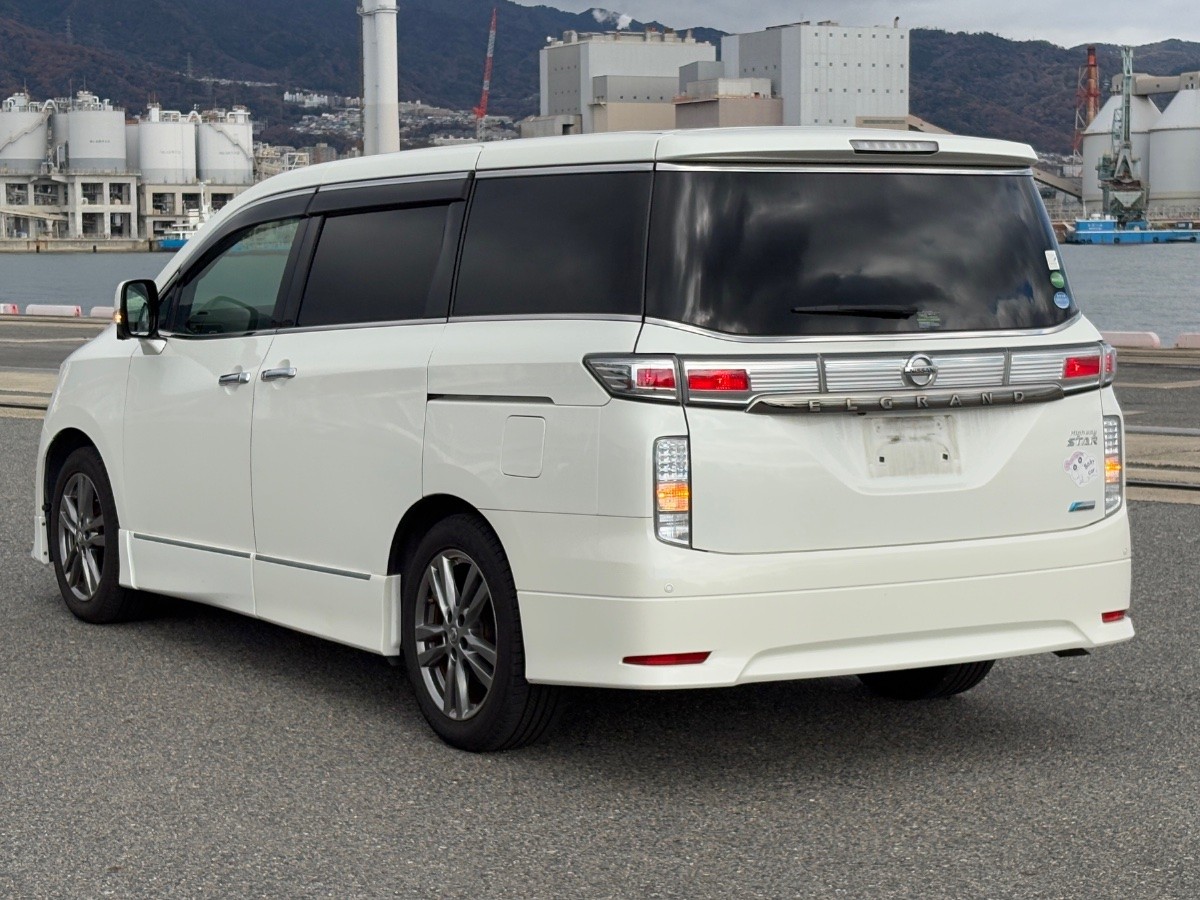 2012 Nissan ELGRAND thumbnail