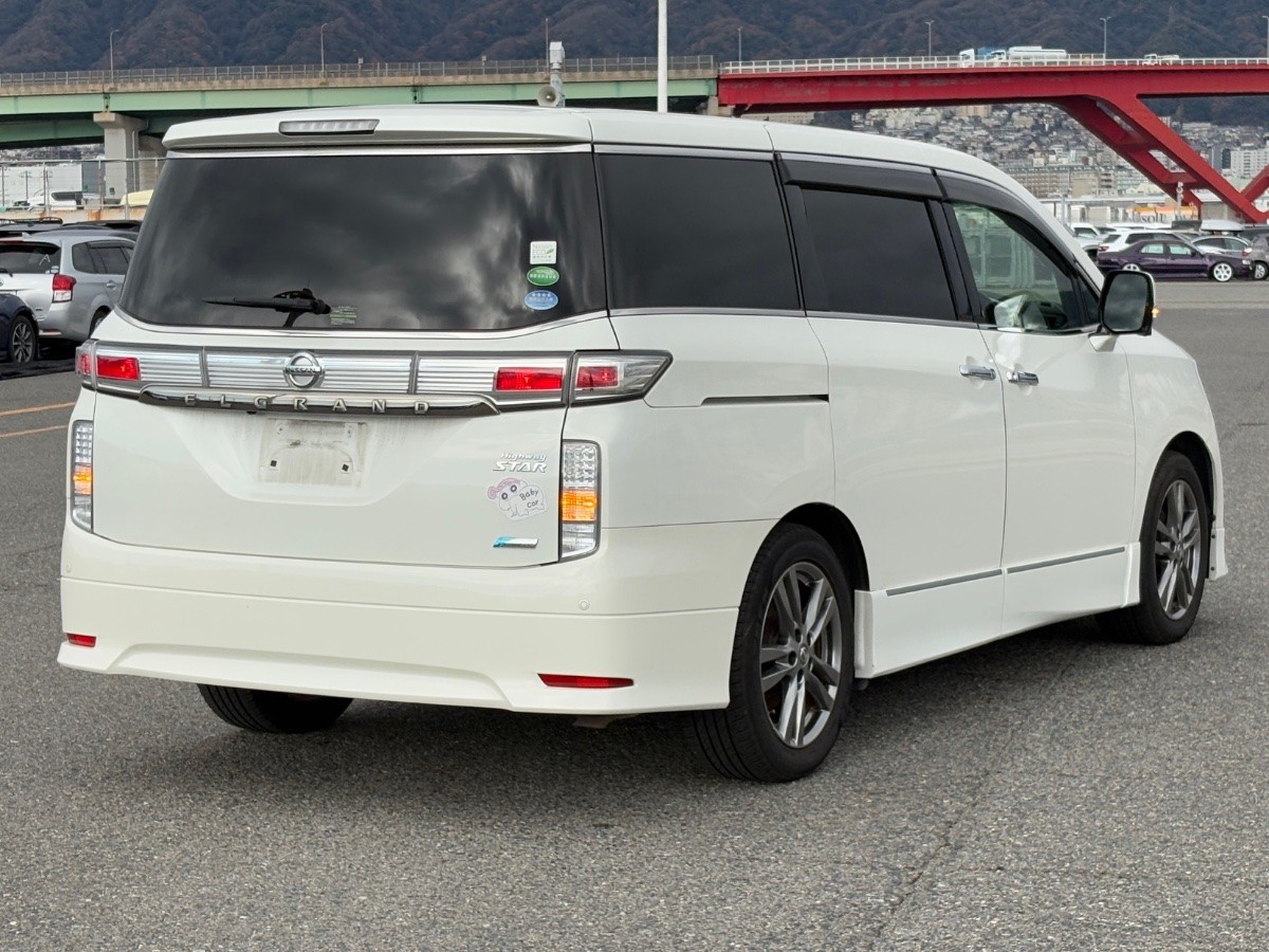 2012 Nissan ELGRAND thumbnail