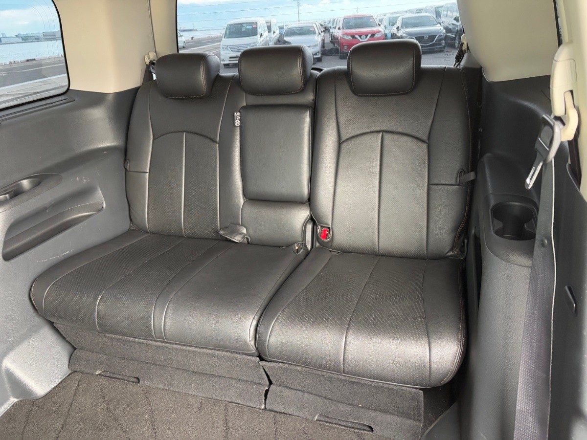 2012 Nissan ELGRAND thumbnail