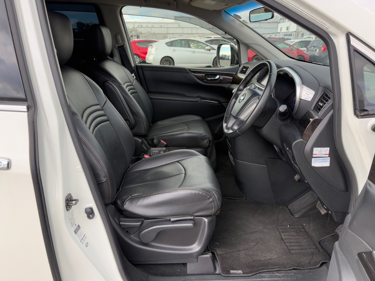 2012 Nissan ELGRAND thumbnail