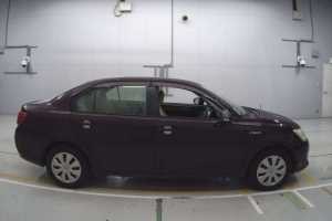 2013 Toyota Axio thumbnail