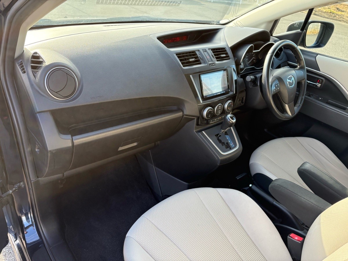 2015 Mazda Premacy thumbnail