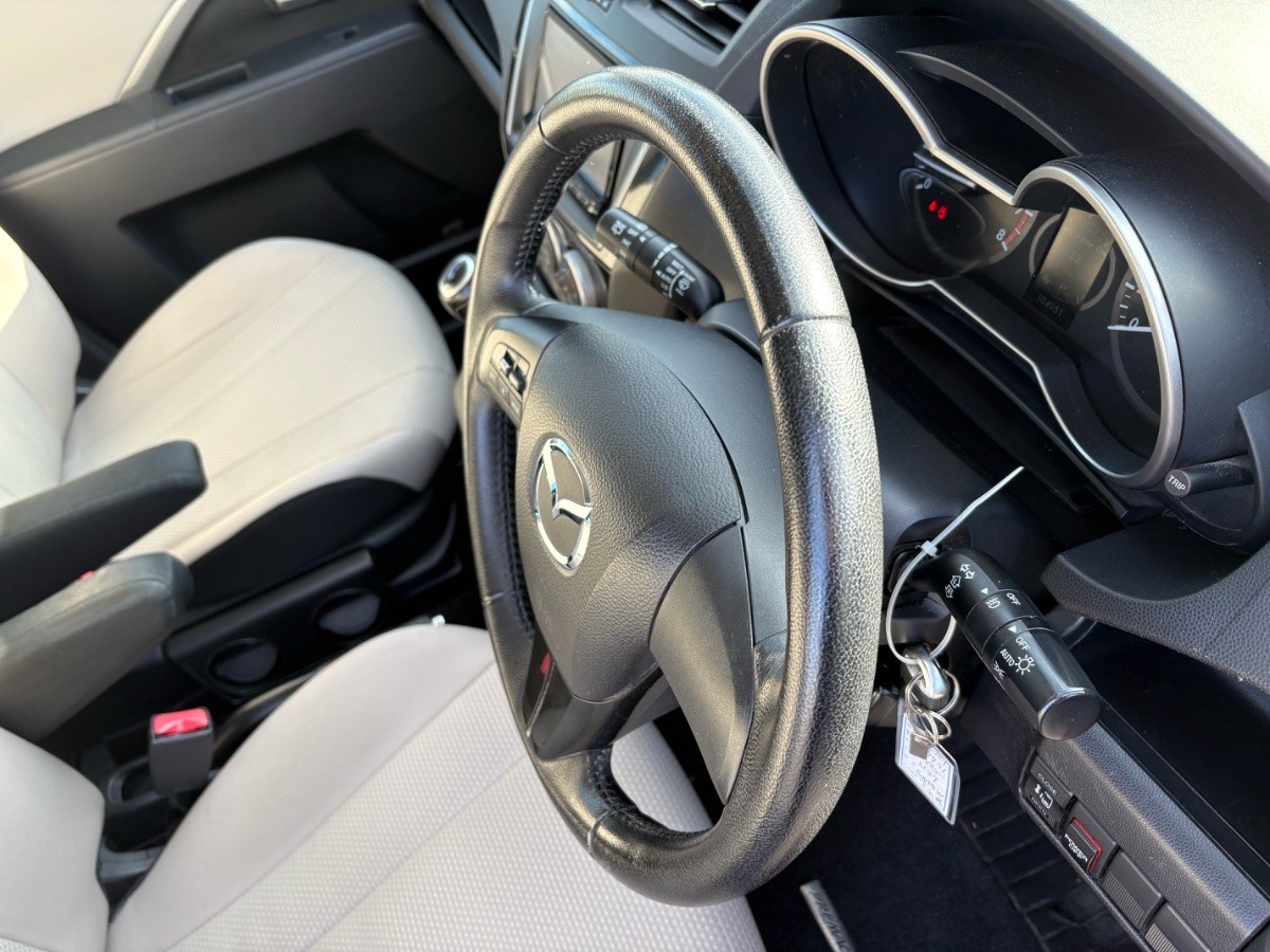 2015 Mazda Premacy thumbnail