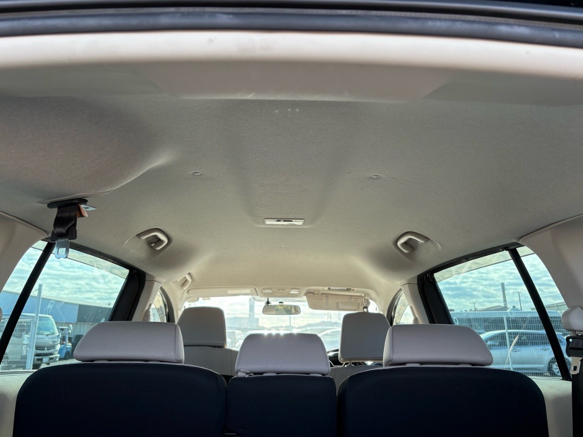 2015 Mazda Premacy thumbnail