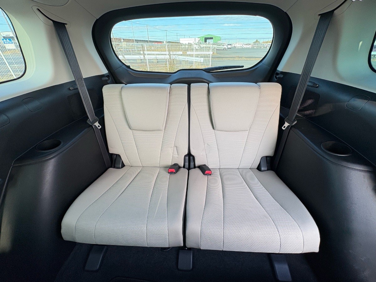 2015 Mazda Premacy thumbnail