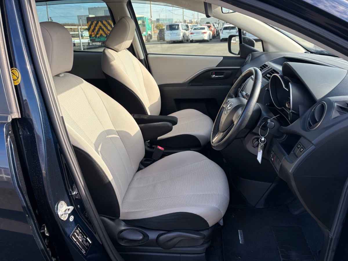 2015 Mazda Premacy thumbnail