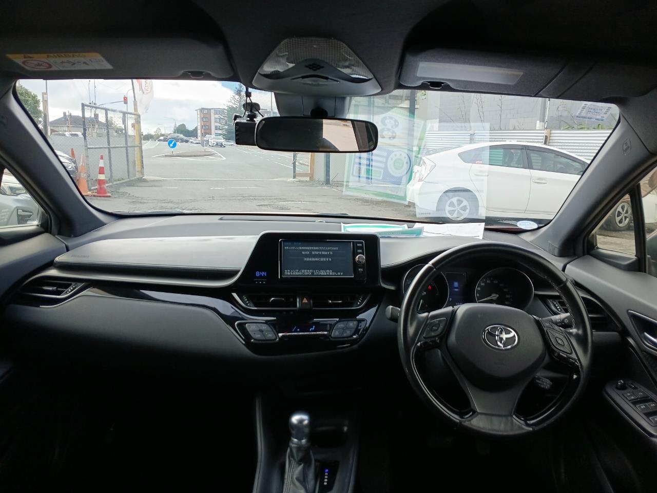 2017 Toyota C-HR thumbnail