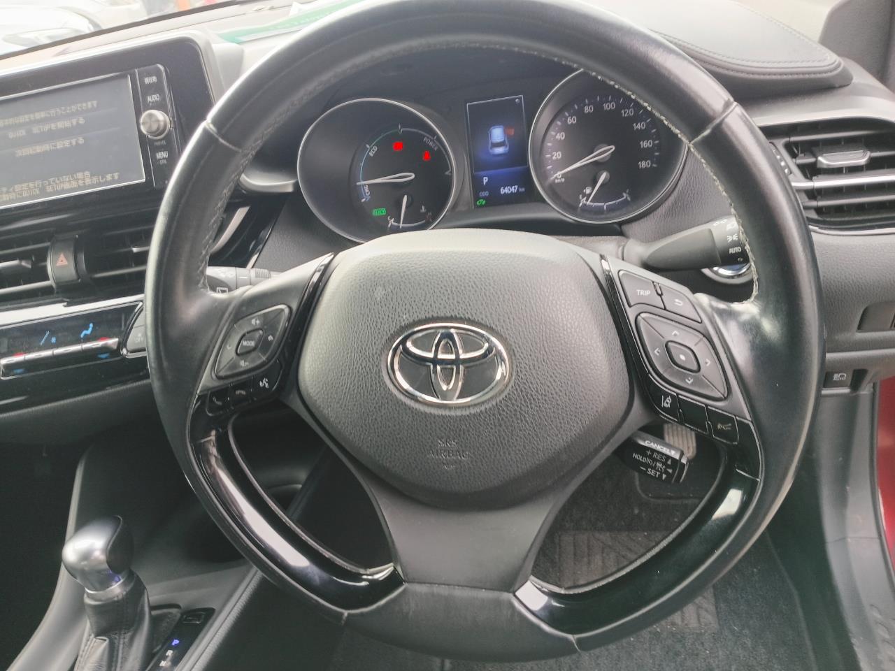 2017 Toyota C-HR thumbnail