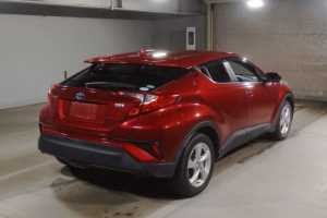 2017 Toyota C-HR thumbnail