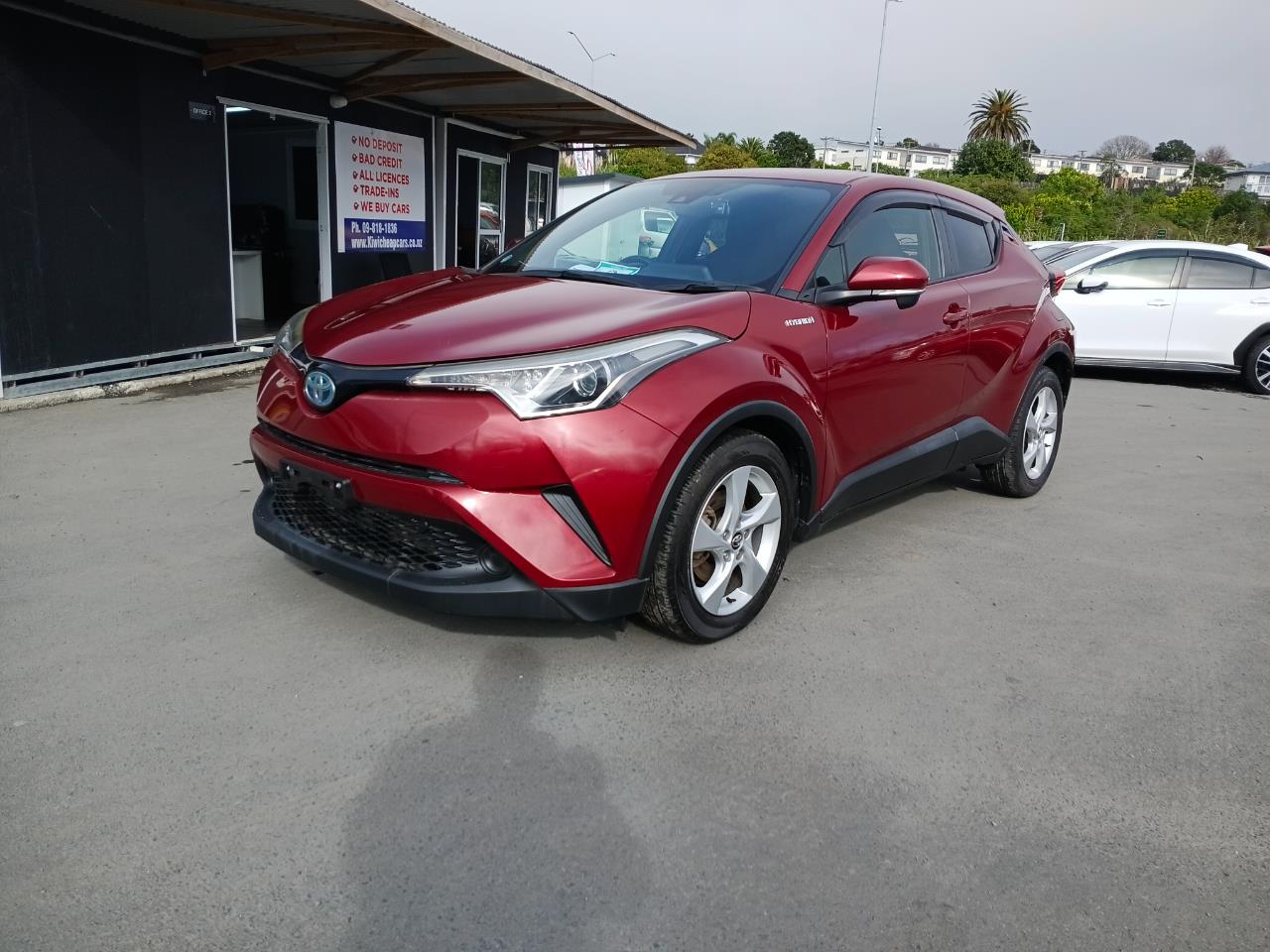 2017 Toyota C-HR thumbnail