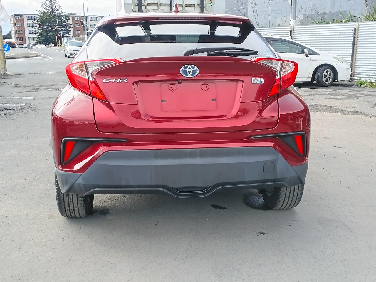 2017 Toyota C-HR thumbnail