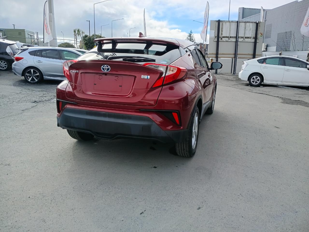 2017 Toyota C-HR thumbnail