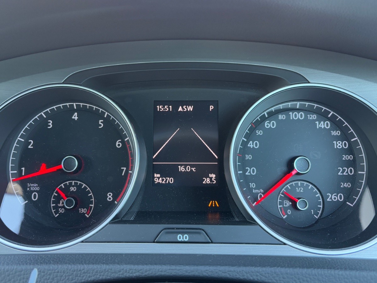 2016 Volkswagen Golf thumbnail