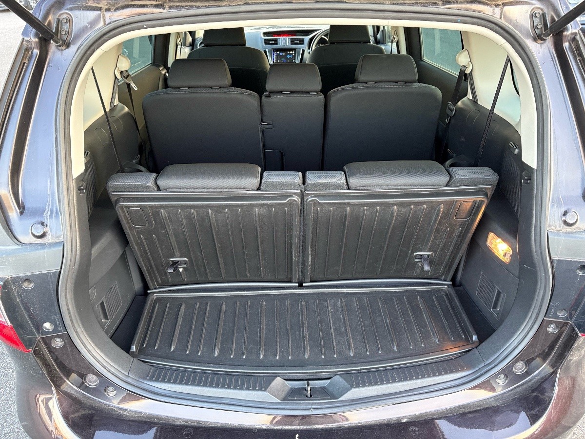 2013 Mazda Premacy thumbnail