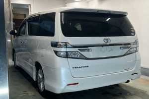 2015 Toyota Vellfire thumbnail