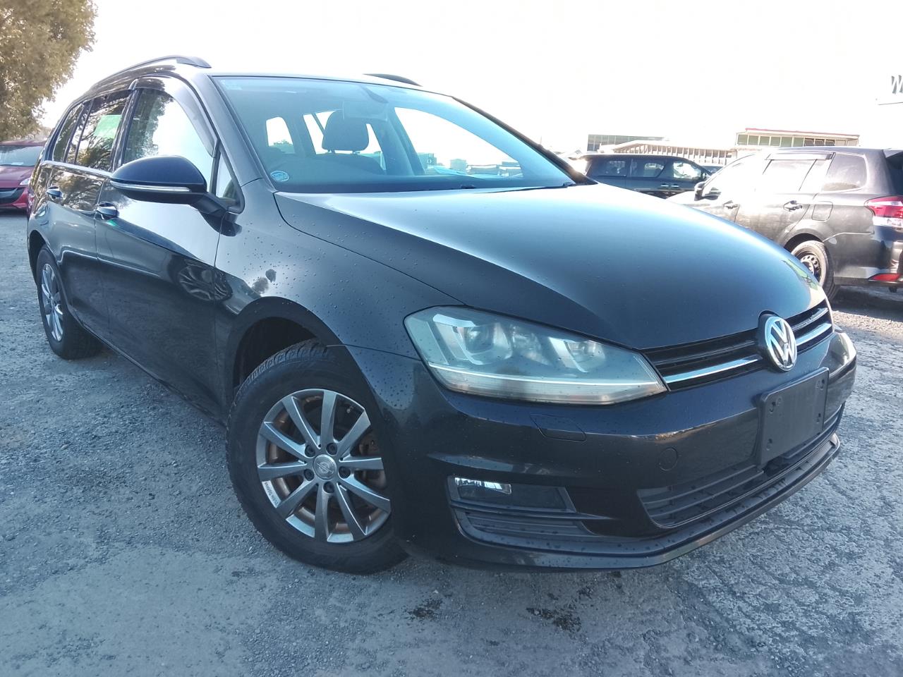 2014 Volkswagen Golf thumbnail