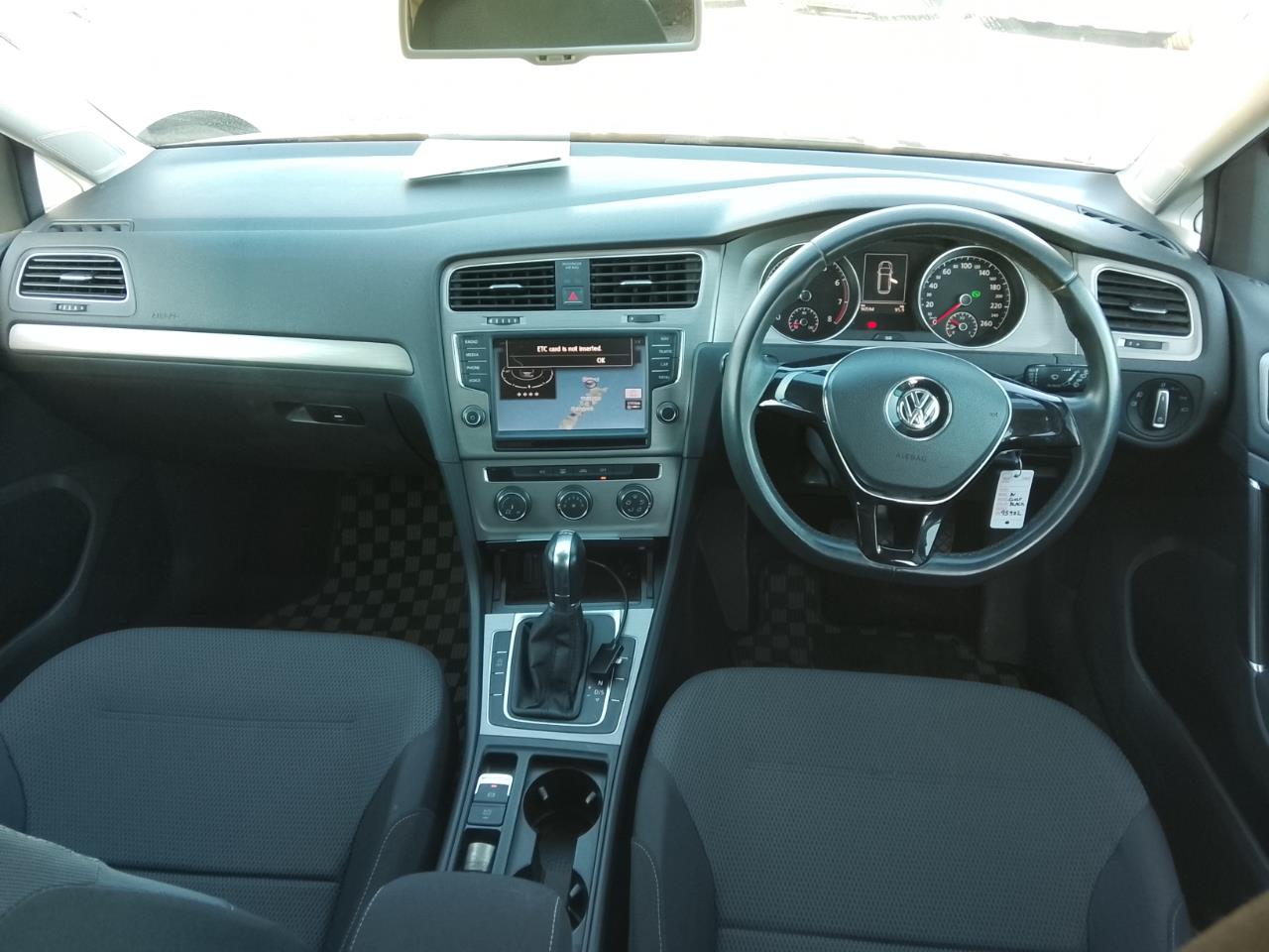 2014 Volkswagen Golf thumbnail