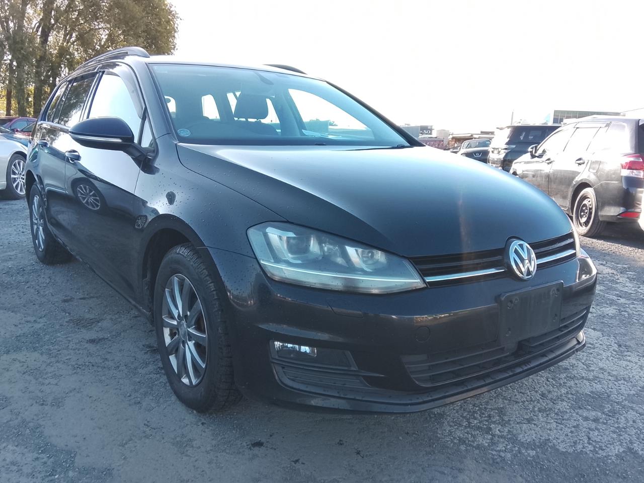 2014 Volkswagen Golf thumbnail