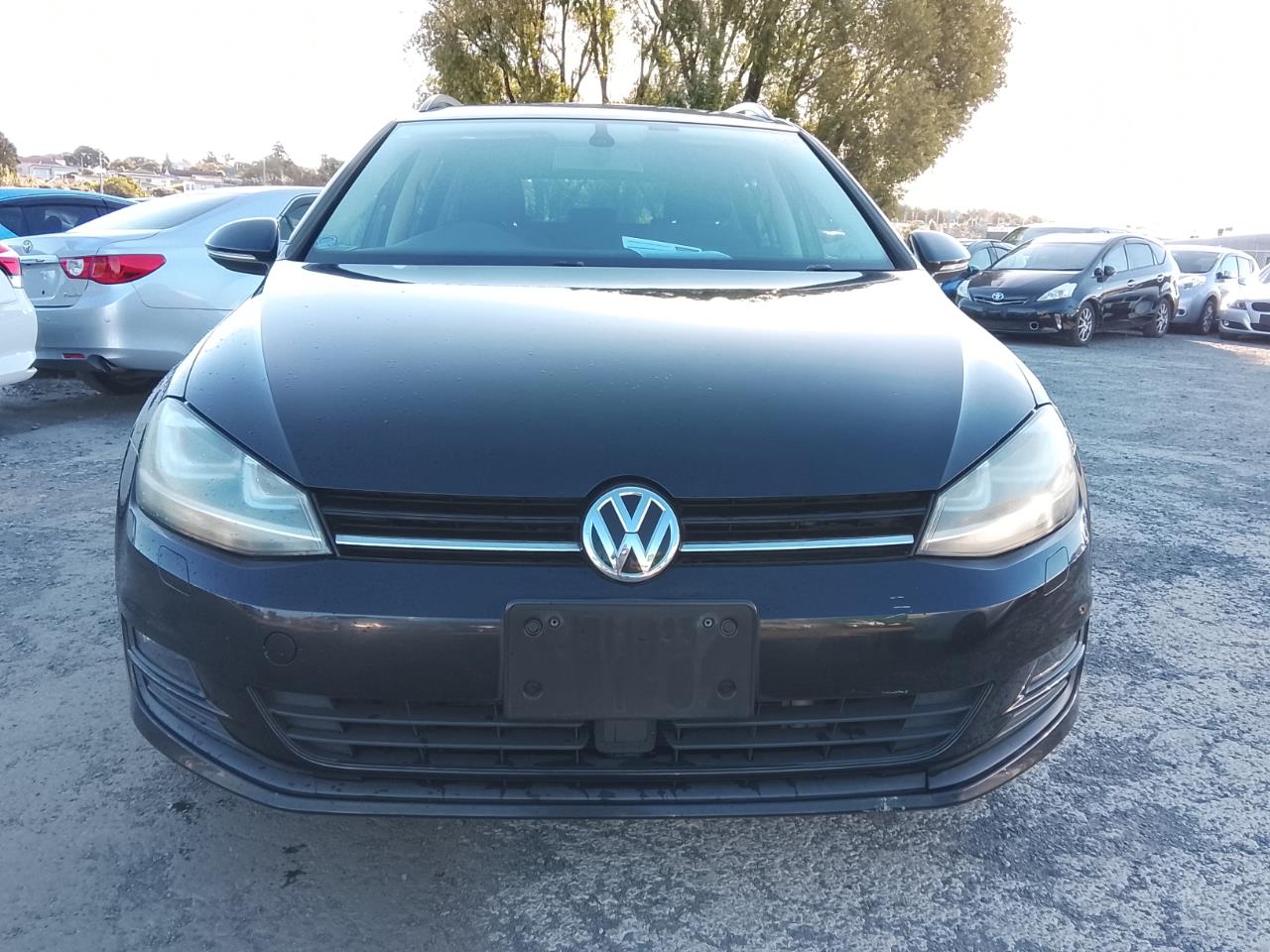 2014 Volkswagen Golf thumbnail