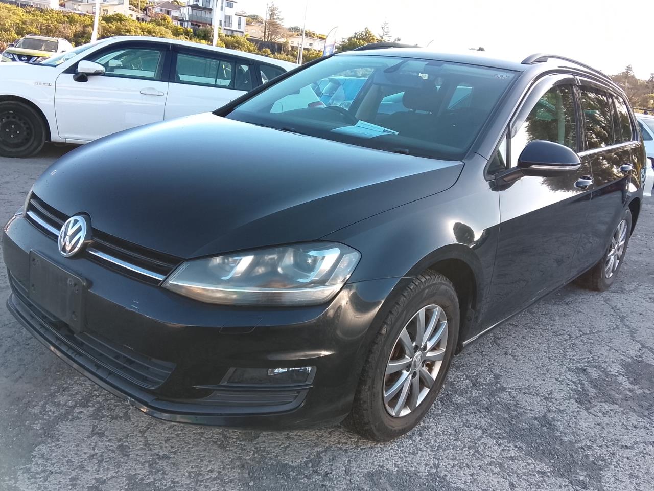 2014 Volkswagen Golf thumbnail