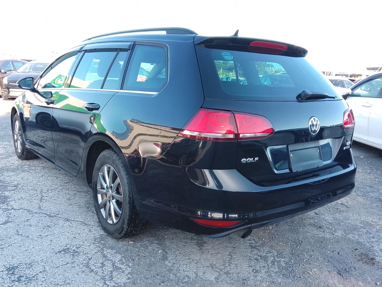2014 Volkswagen Golf thumbnail