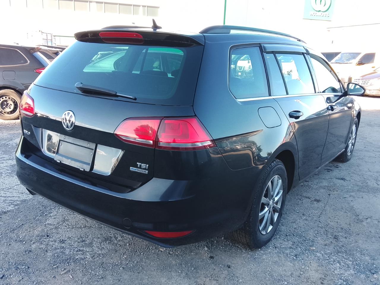 2014 Volkswagen Golf thumbnail