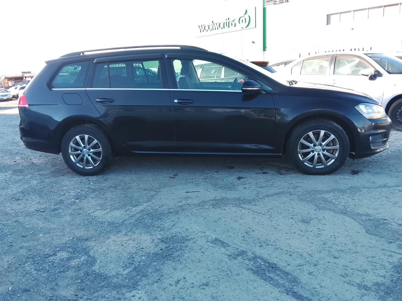 2014 Volkswagen Golf thumbnail