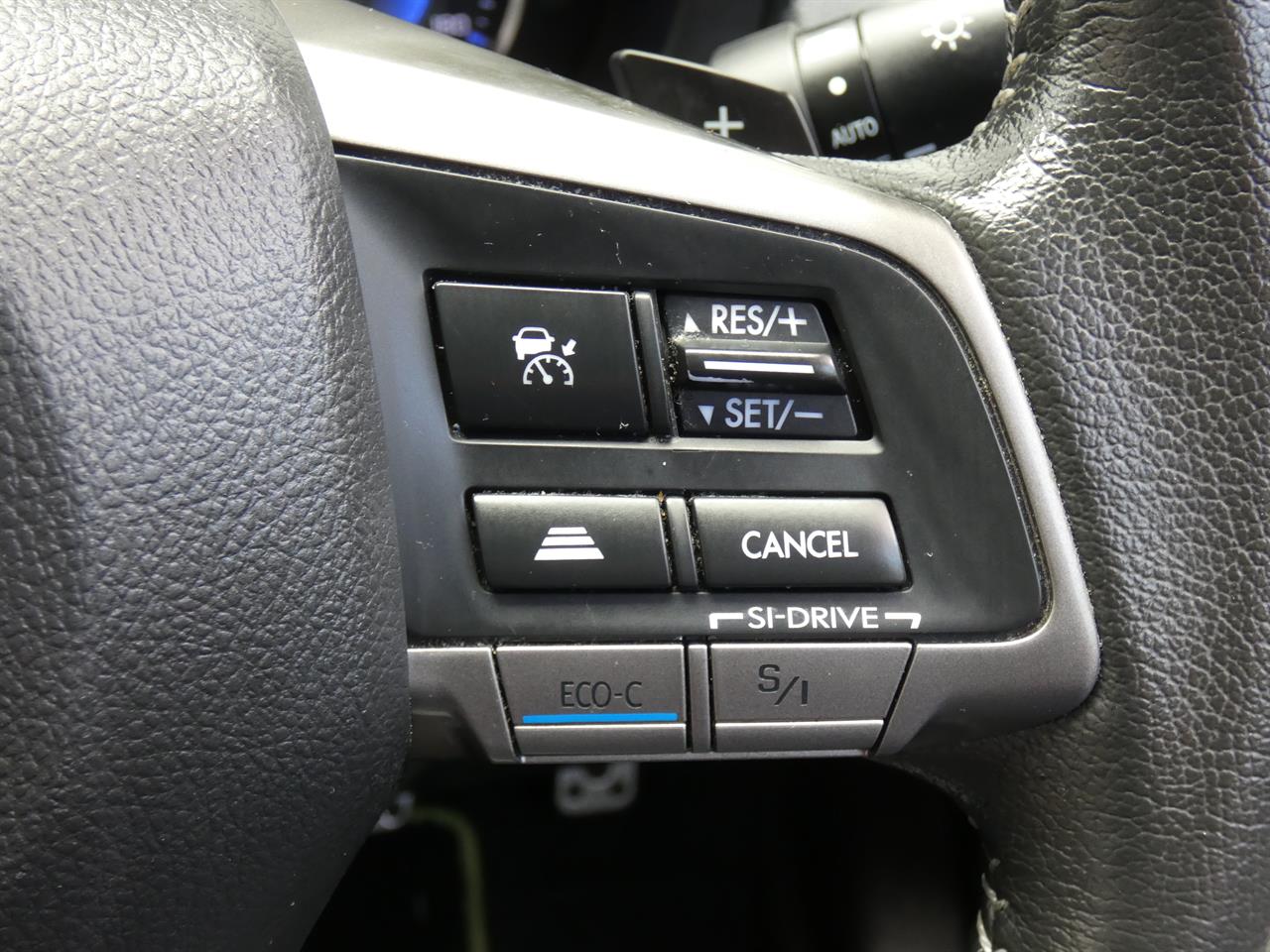 2015 Subaru XV thumbnail