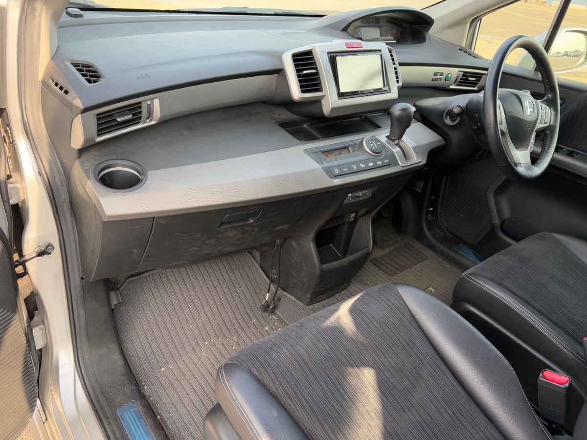 2013 Honda Freed thumbnail