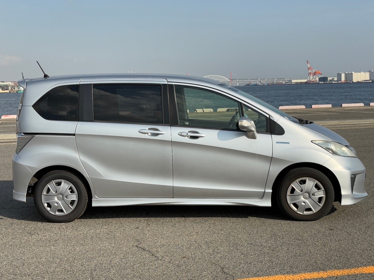 2013 Honda Freed thumbnail