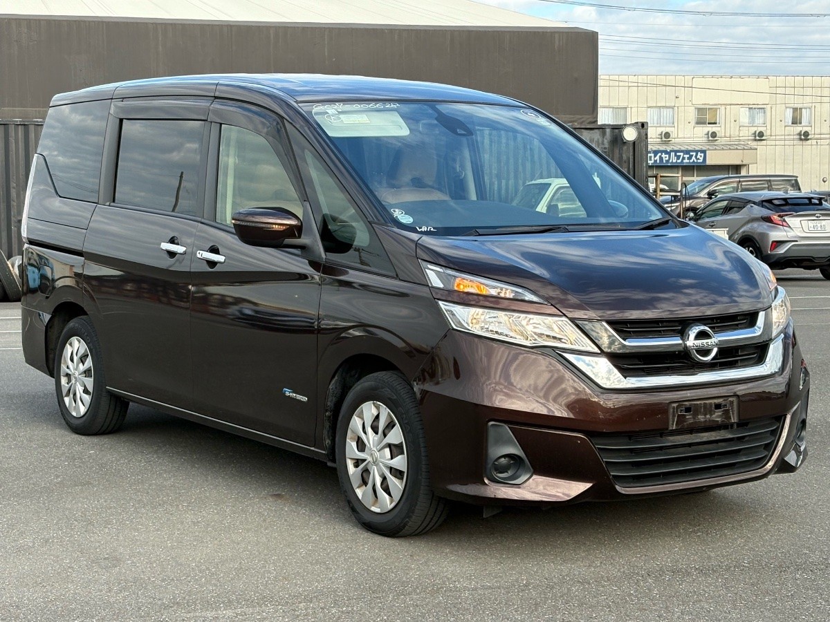 2016 Nissan Serena thumbnail