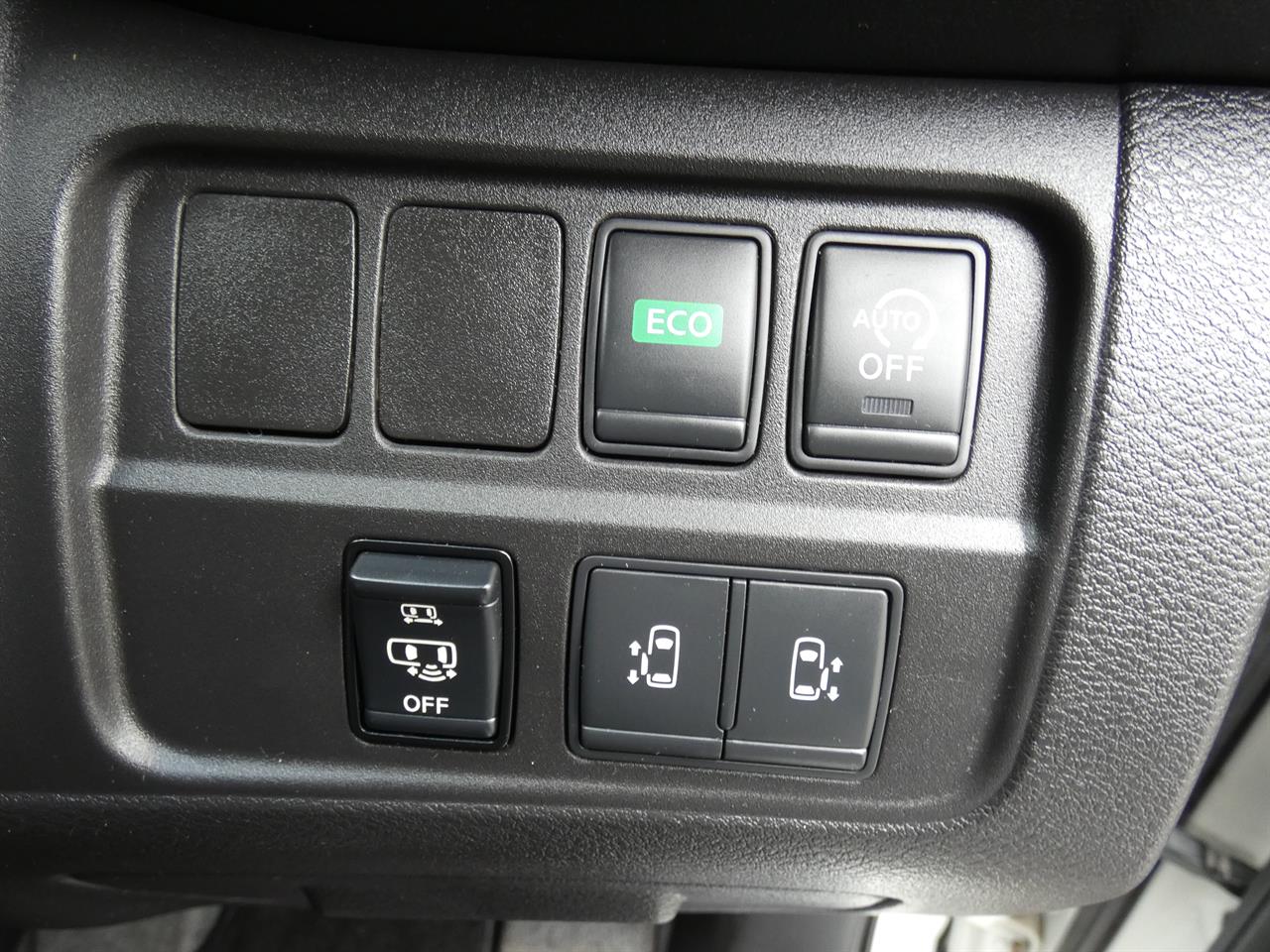 2018 Nissan SERENA thumbnail