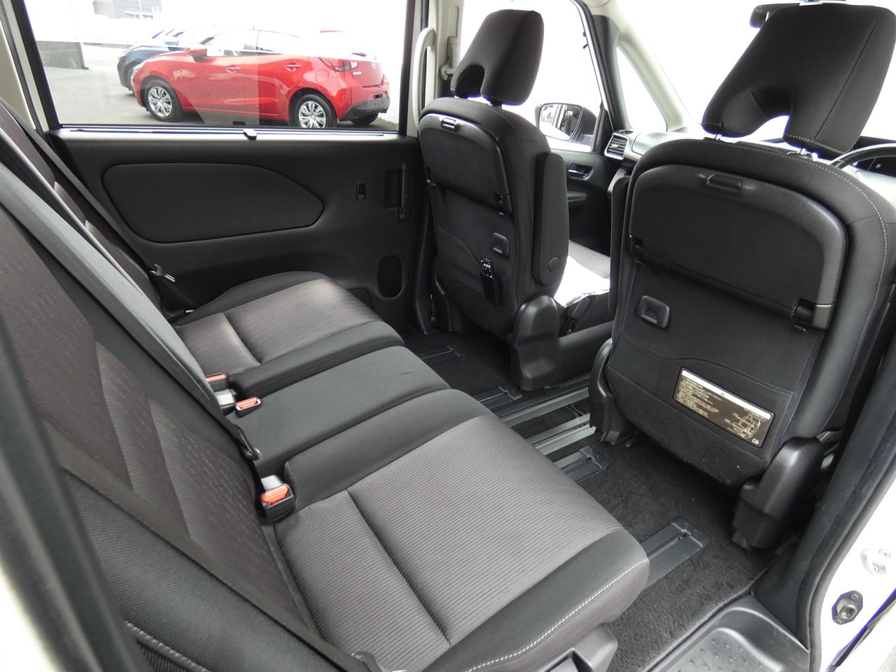 2018 Nissan SERENA thumbnail