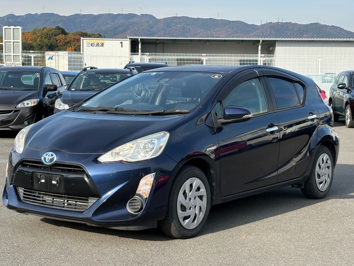 2017 Toyota Aqua thumbnail