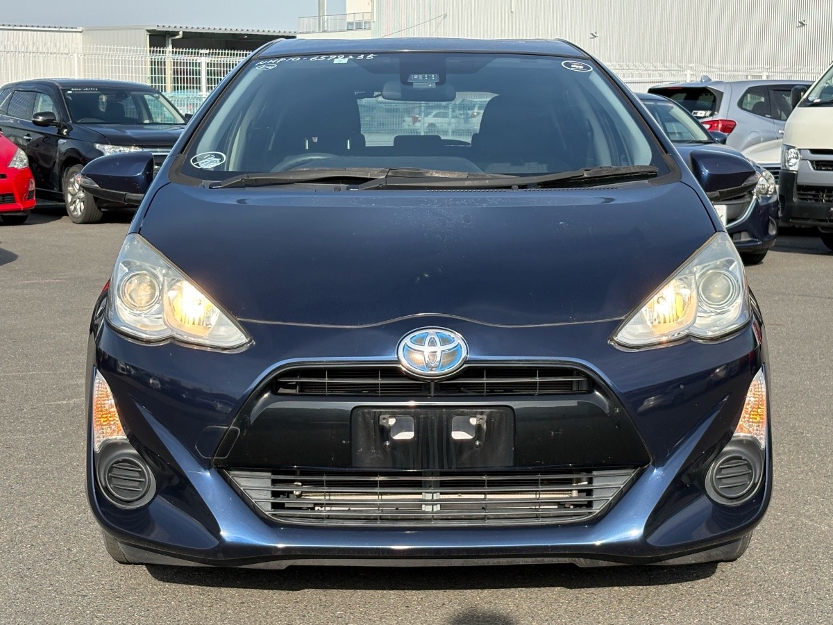 2017 Toyota Aqua thumbnail