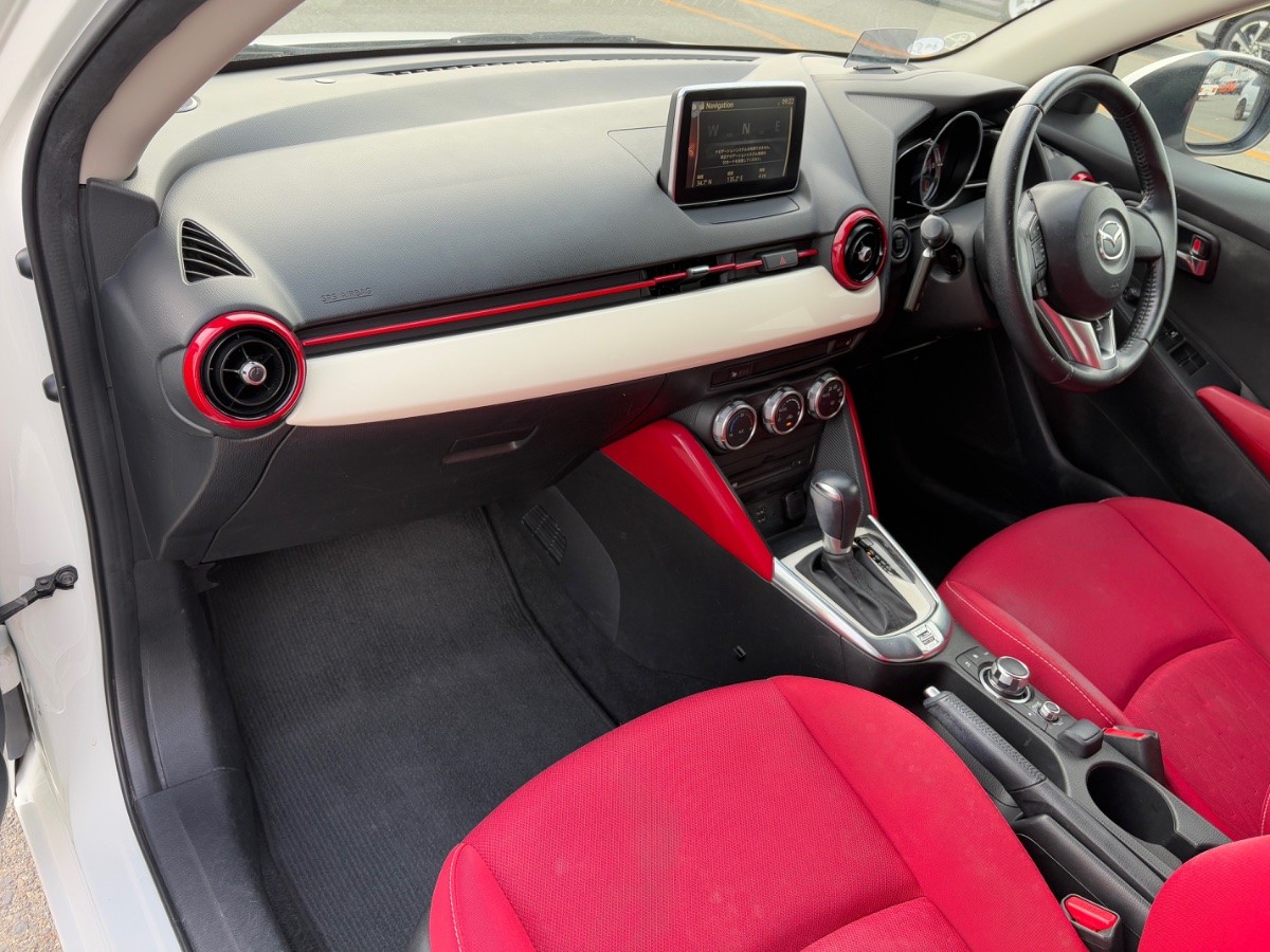 2015 Mazda Demio thumbnail