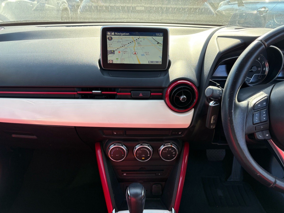 2015 Mazda Demio thumbnail