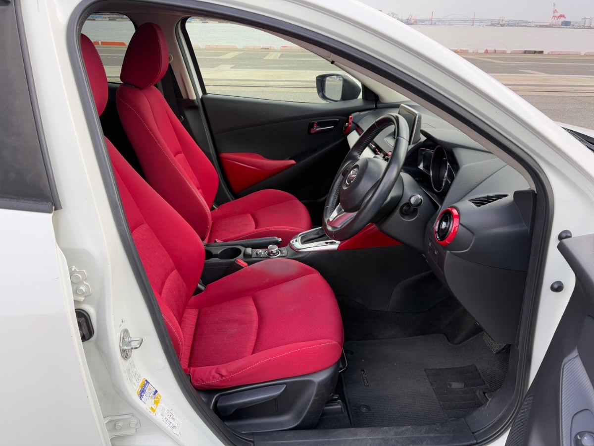 2015 Mazda Demio thumbnail