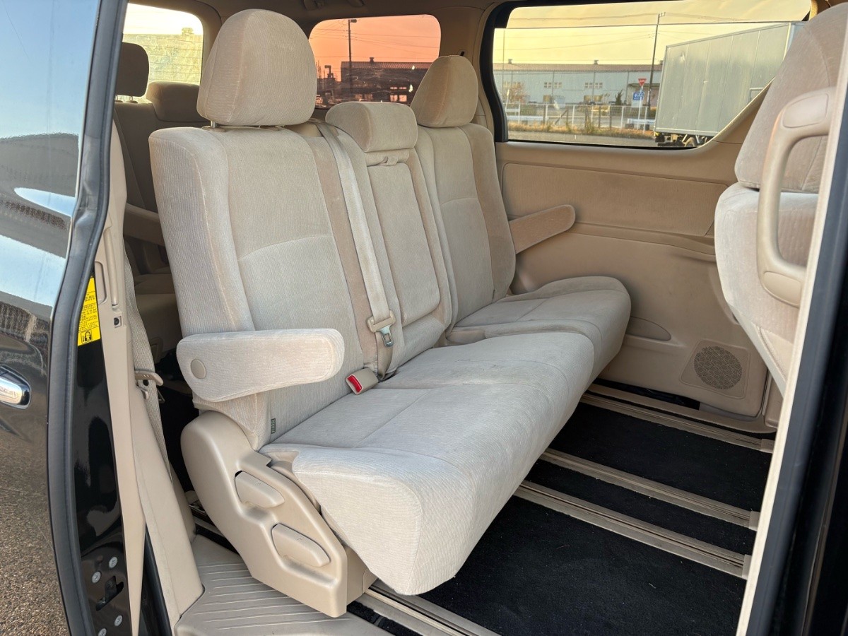2012 Toyota Vellfire thumbnail