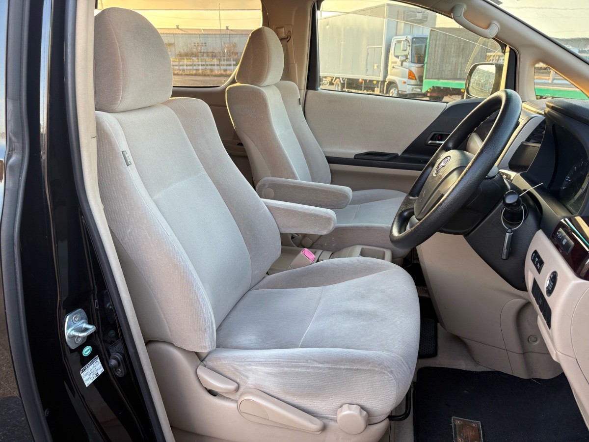 2012 Toyota Vellfire thumbnail