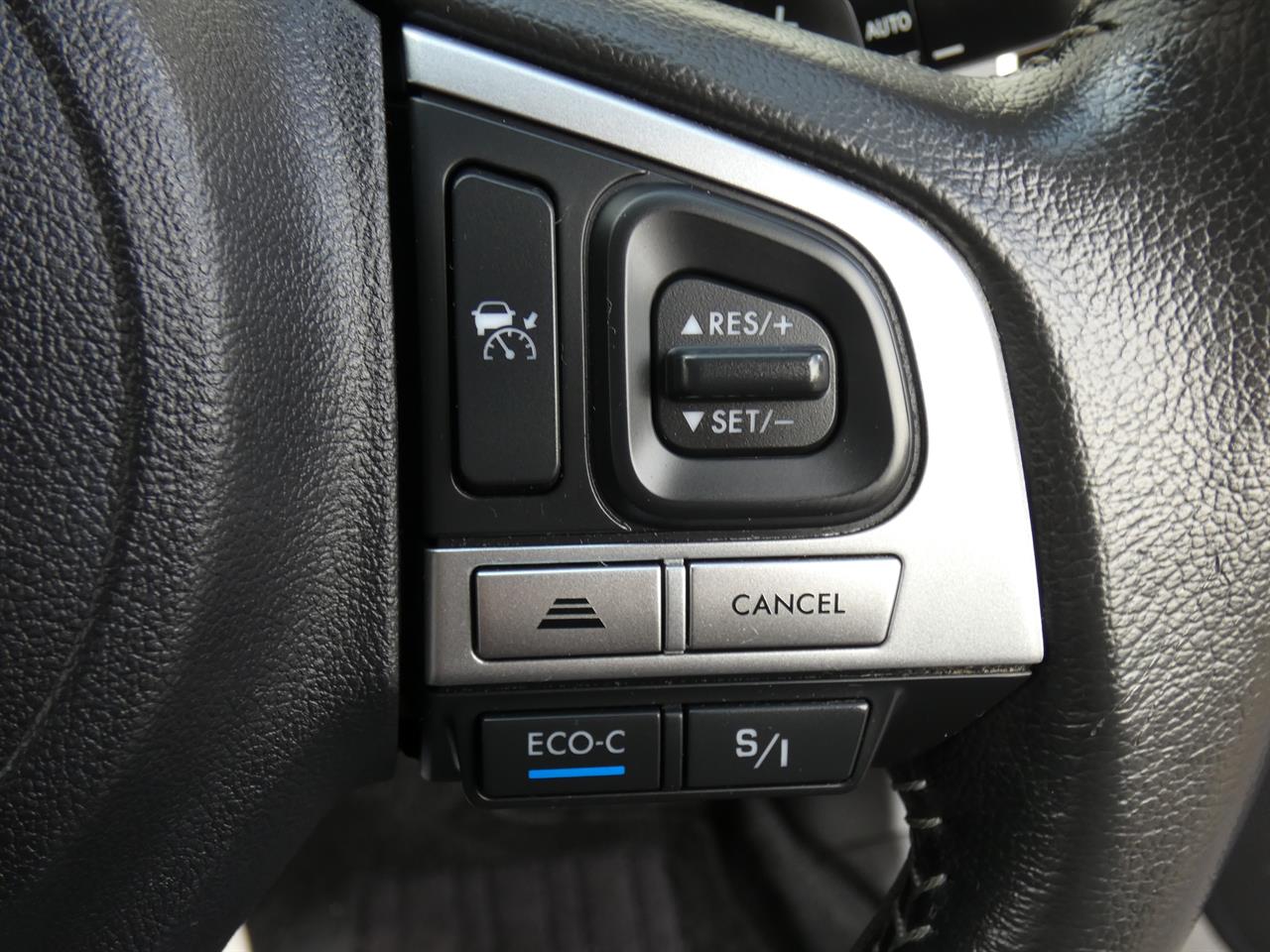 2016 Subaru XV thumbnail