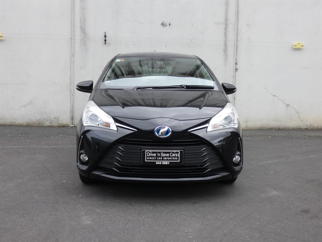 2017 Toyota VITZ thumbnail