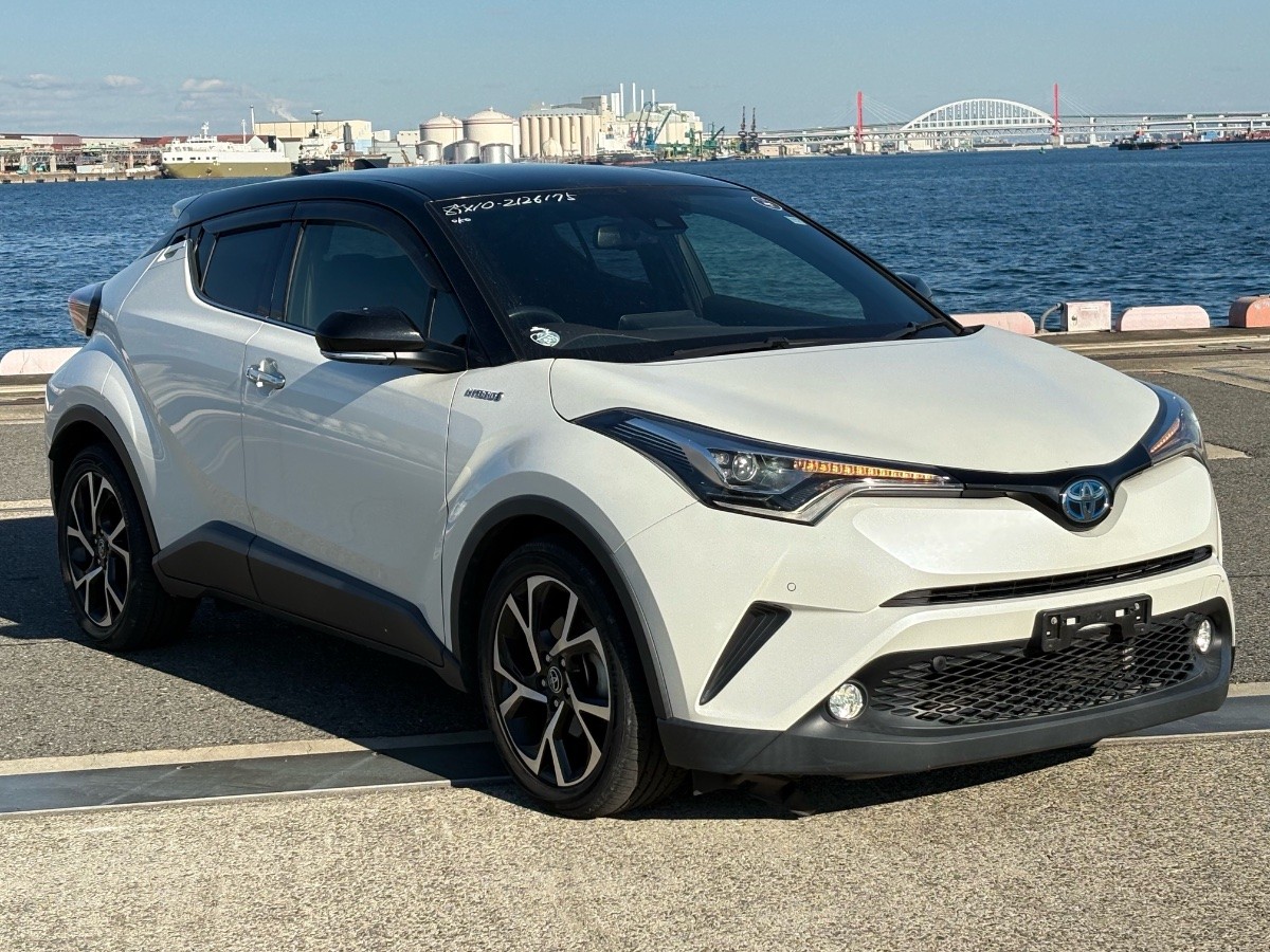 2018 Toyota C-HR thumbnail