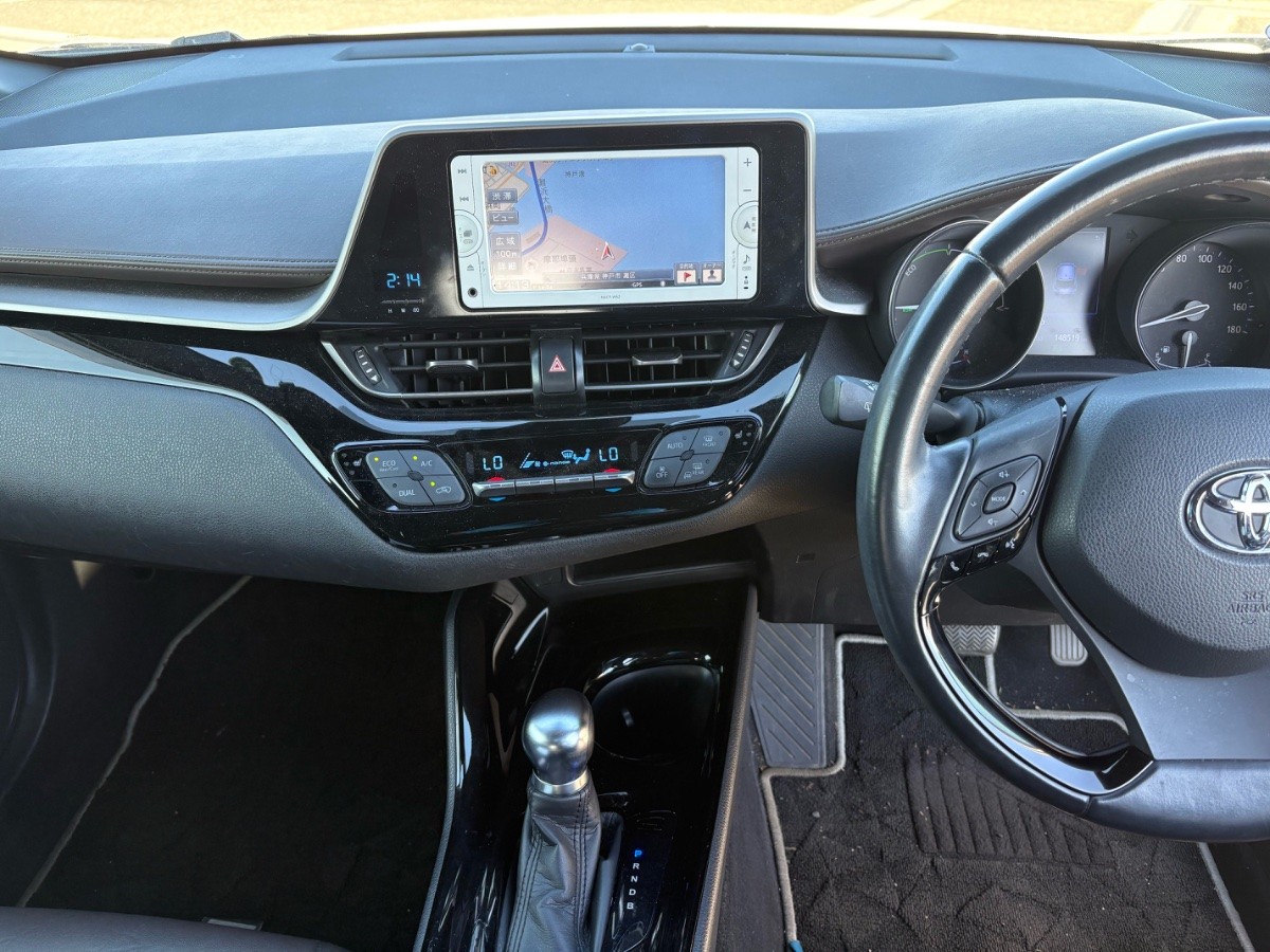 2018 Toyota C-HR thumbnail
