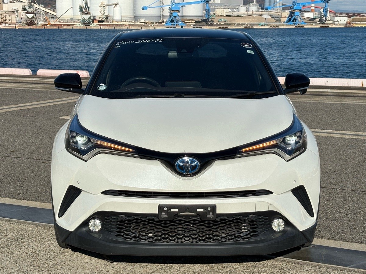 2018 Toyota C-HR thumbnail