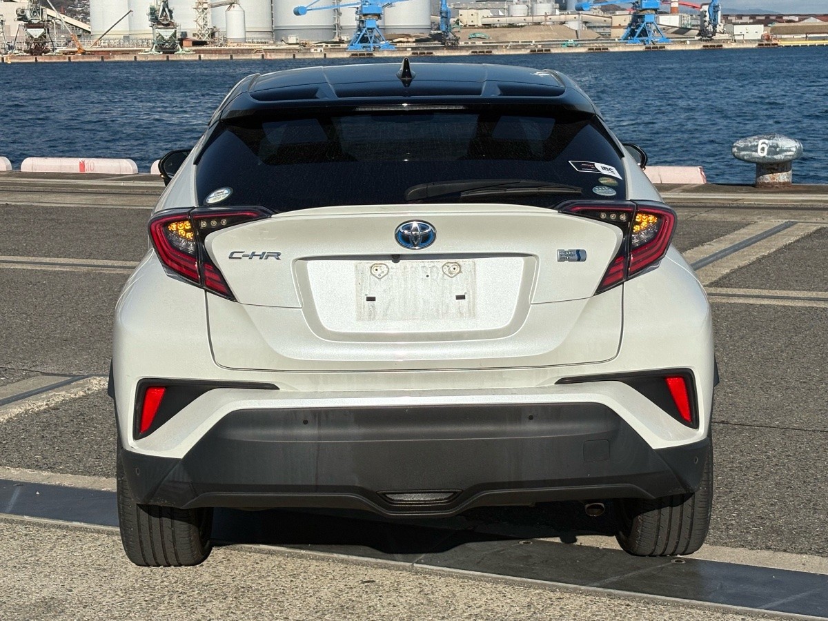 2018 Toyota C-HR thumbnail