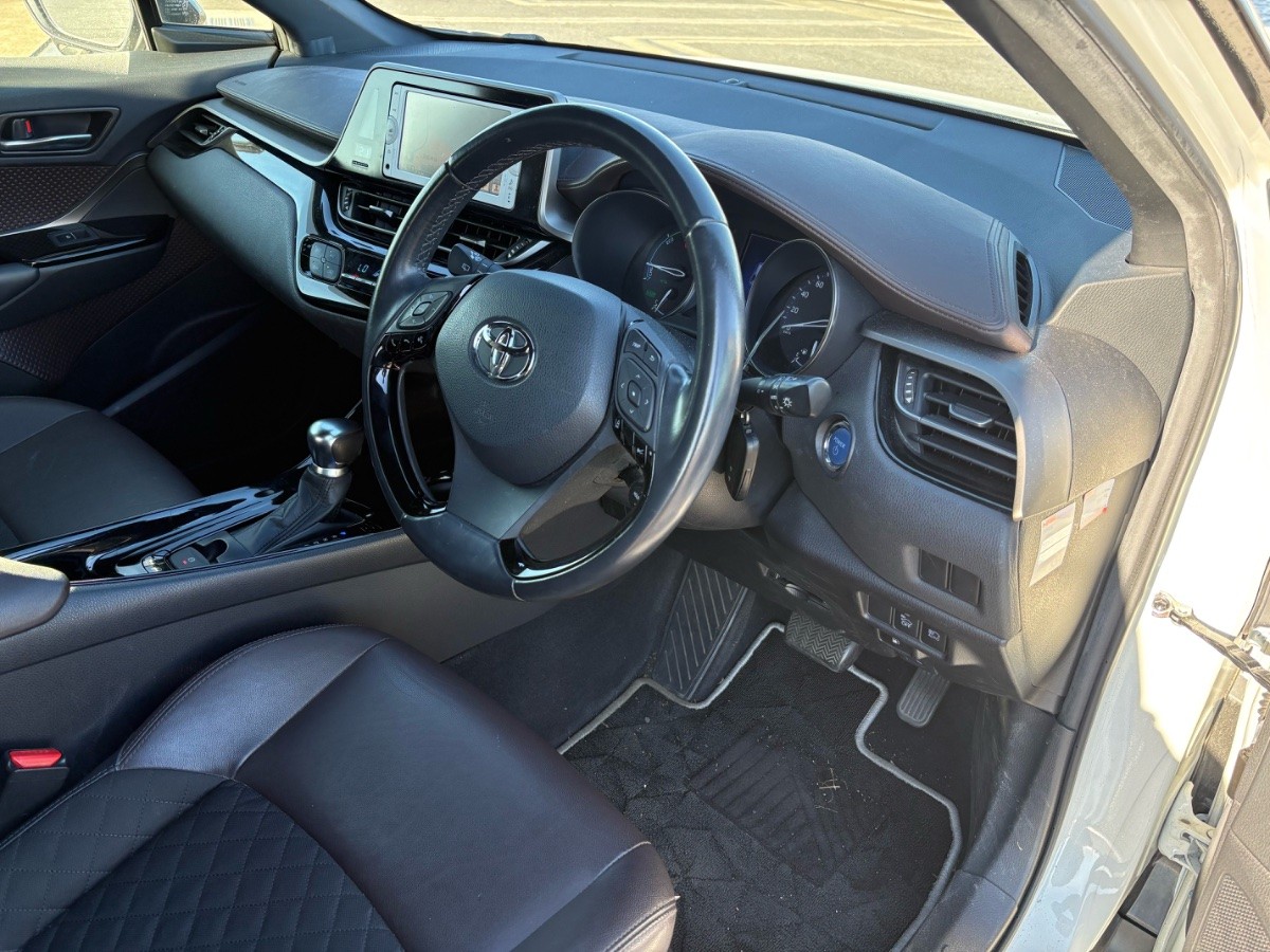 2018 Toyota C-HR thumbnail