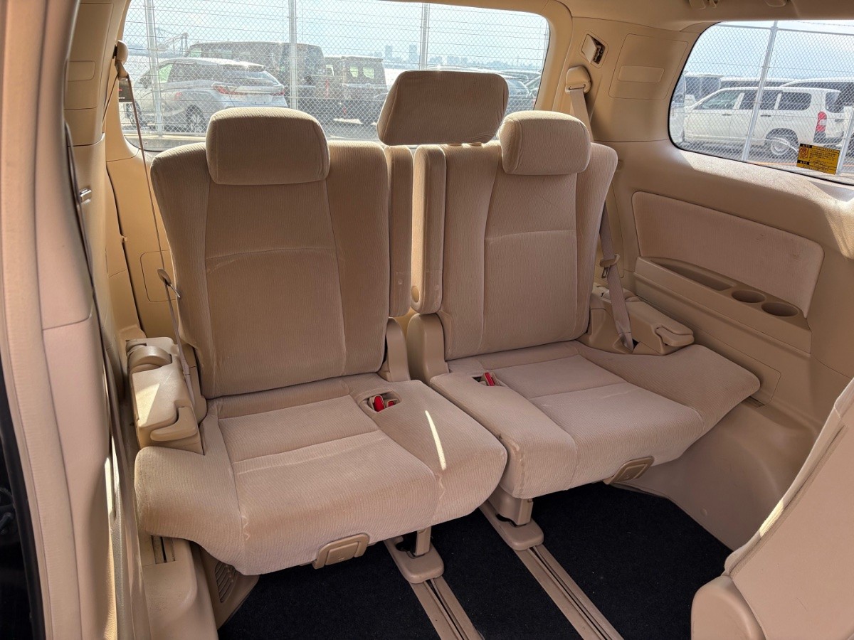 2013 Toyota Vellfire thumbnail